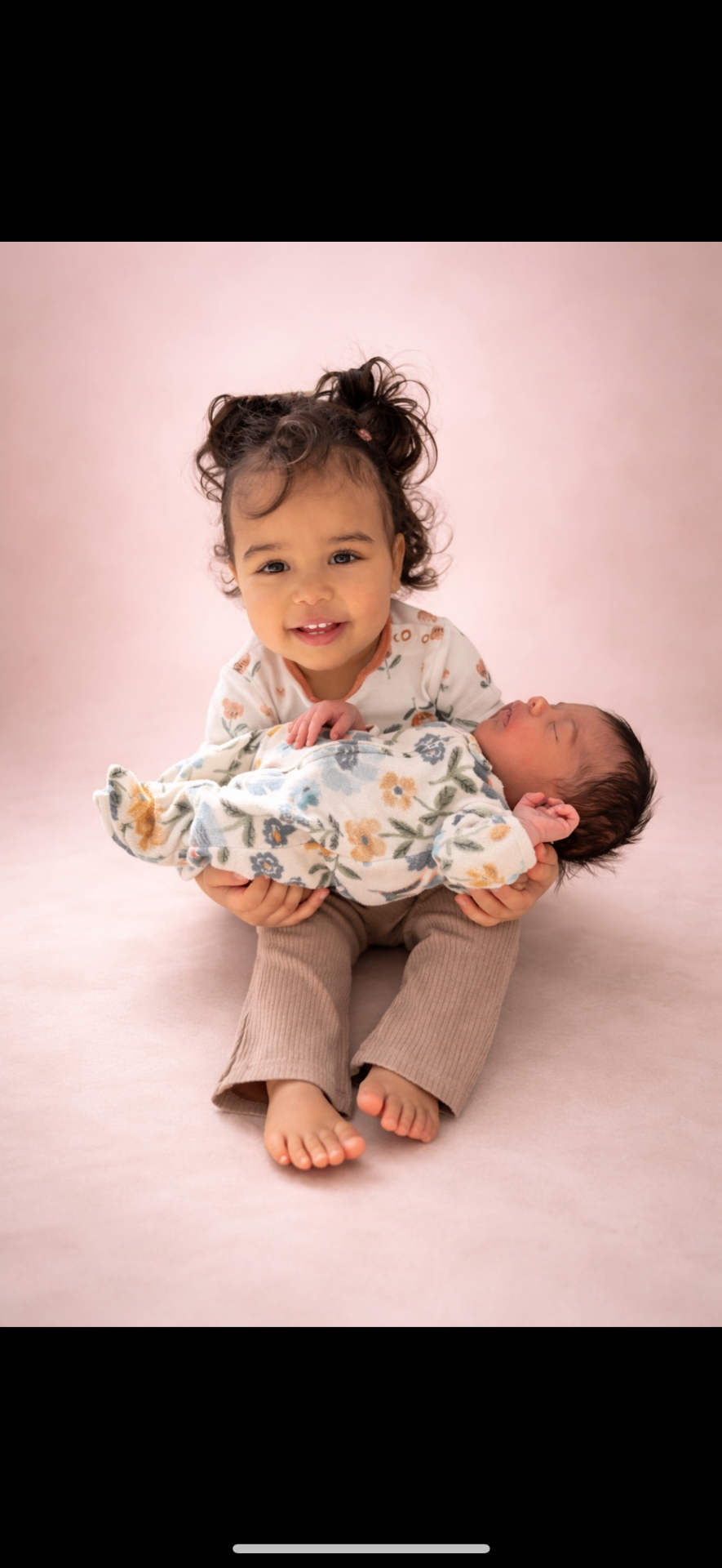 Grande sœur et son petit frère